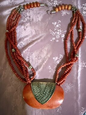 Spiny oyster coral necklace